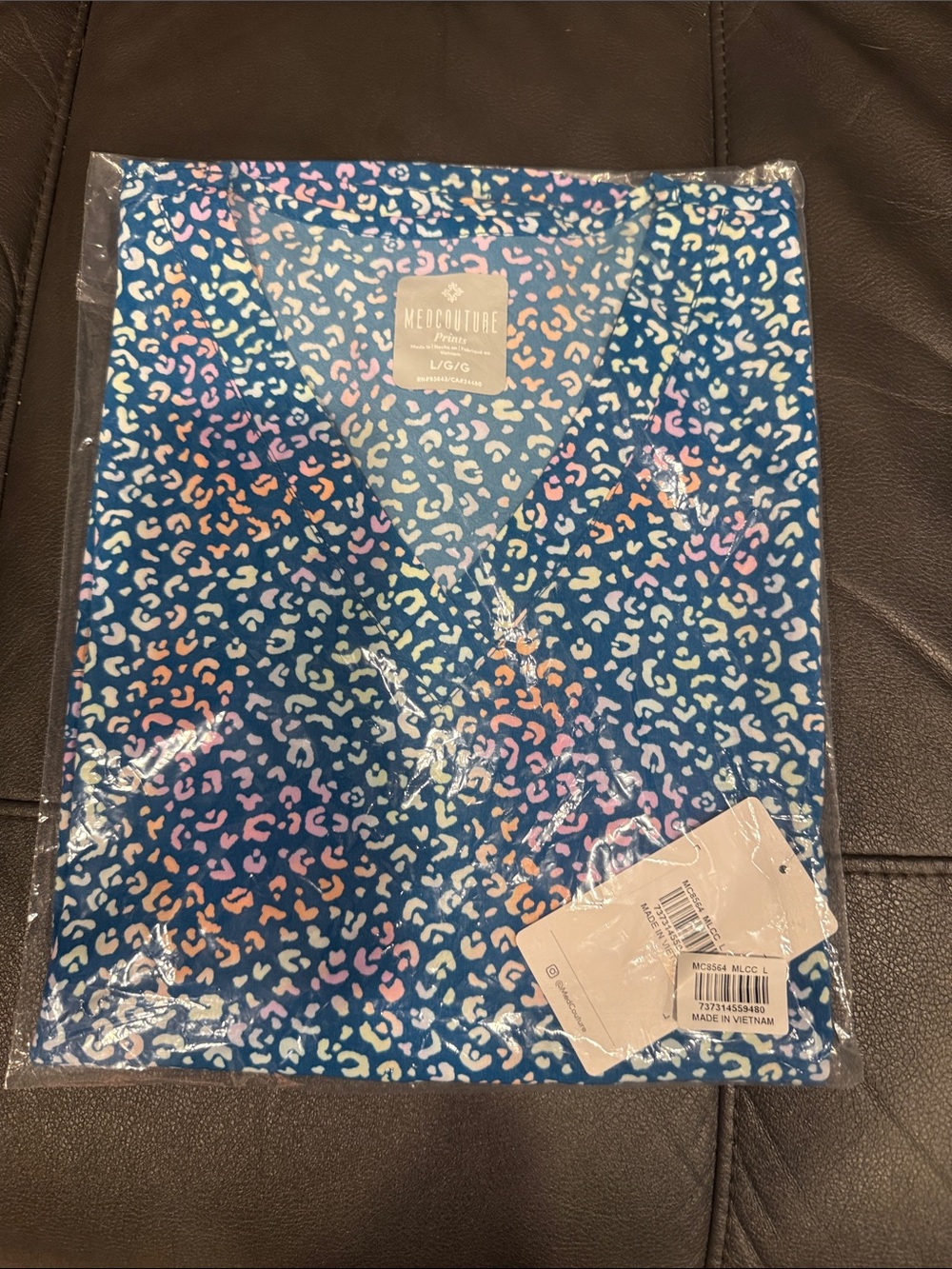 Med Couture Scrub Top size L **NWT**